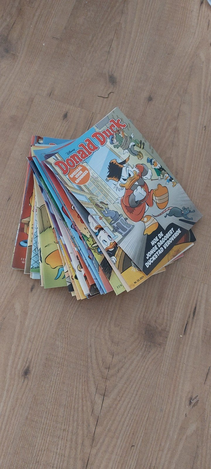 44x Donald Duck uit 2021, Meerdere stripboeken, Ophalen of Verzenden, Gelezen