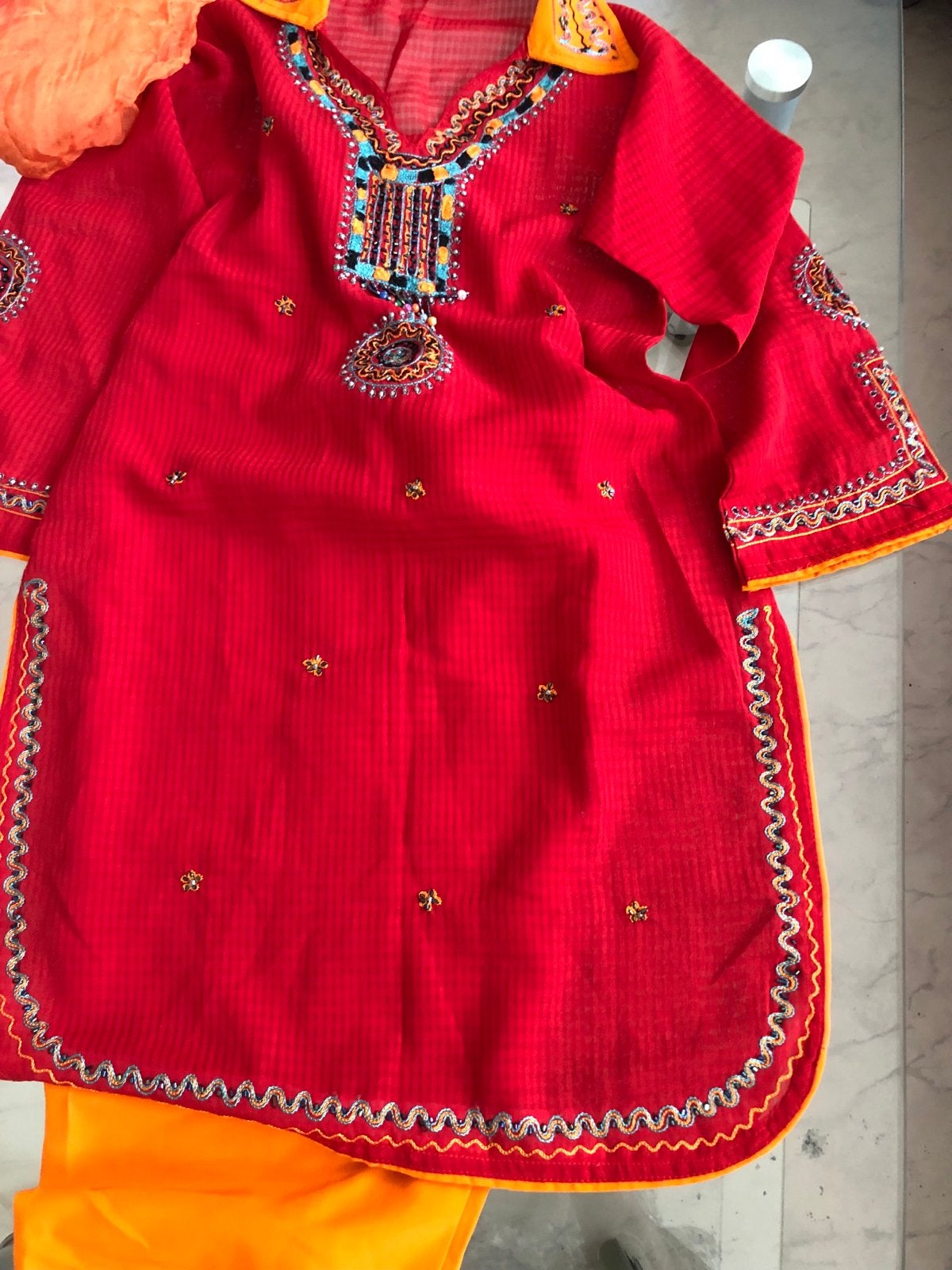 Bollywood Salwar Kameez - Nieuw met Strass en Steentjes, Kleding | Dames, Gelegenheidskleding, Ophalen of Verzenden, Nieuw, Maat 34 (XS) of kleiner