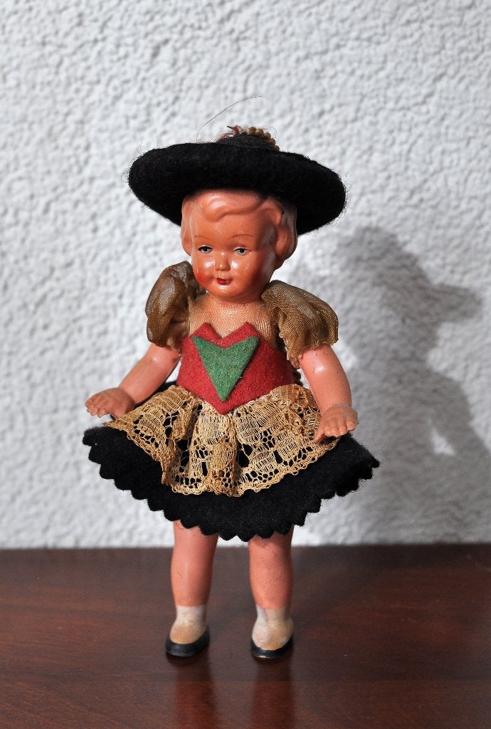 Oud KLEIN Popje 11 cm, Ophalen of Verzenden, Gebruikt, Pop