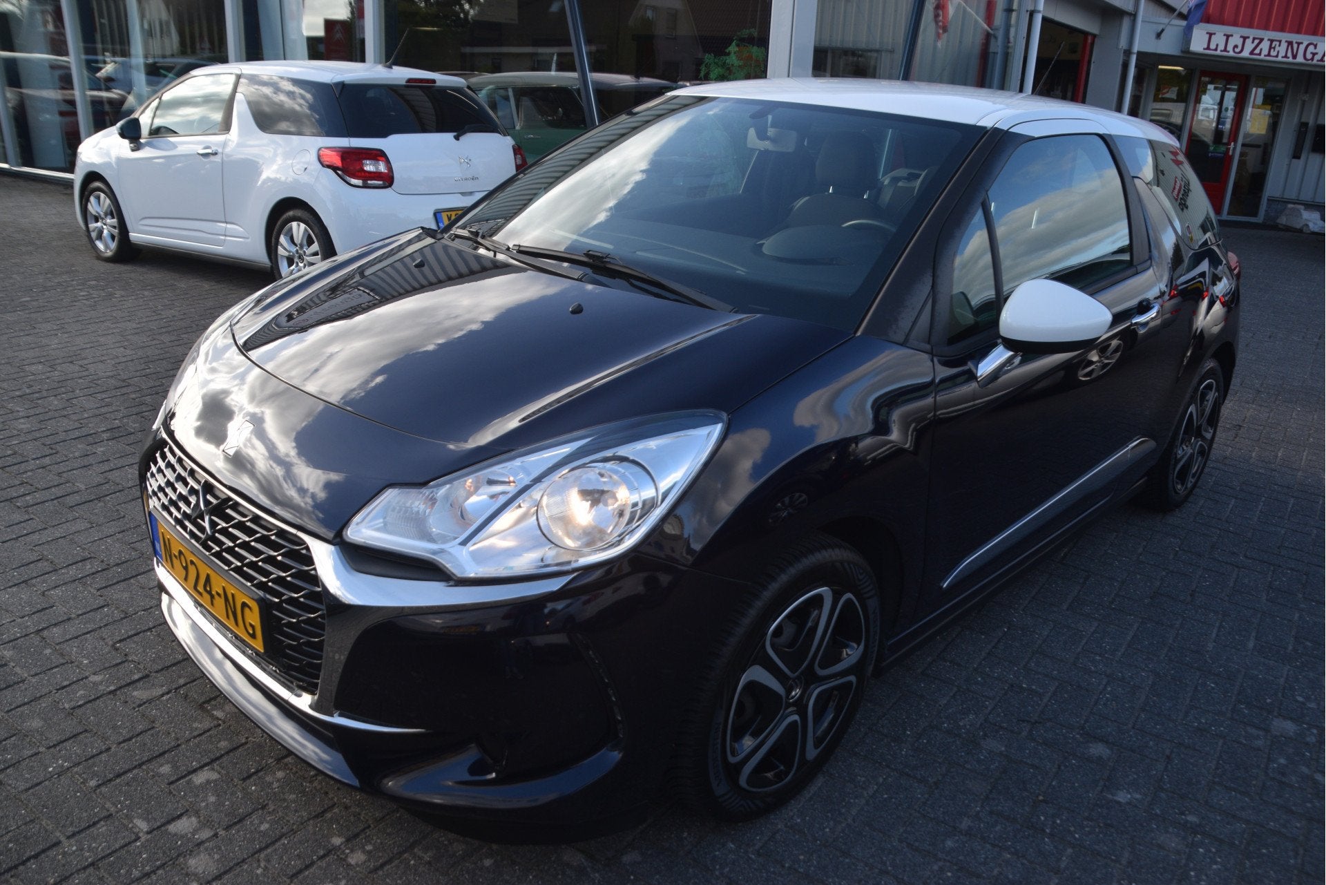 DS DS 3 1.2 PureTech So Chic LMV | Airco | PDC | Bluetooth |, Auto's, Stof, Gebruikt, 1199 cc, Bedrijf