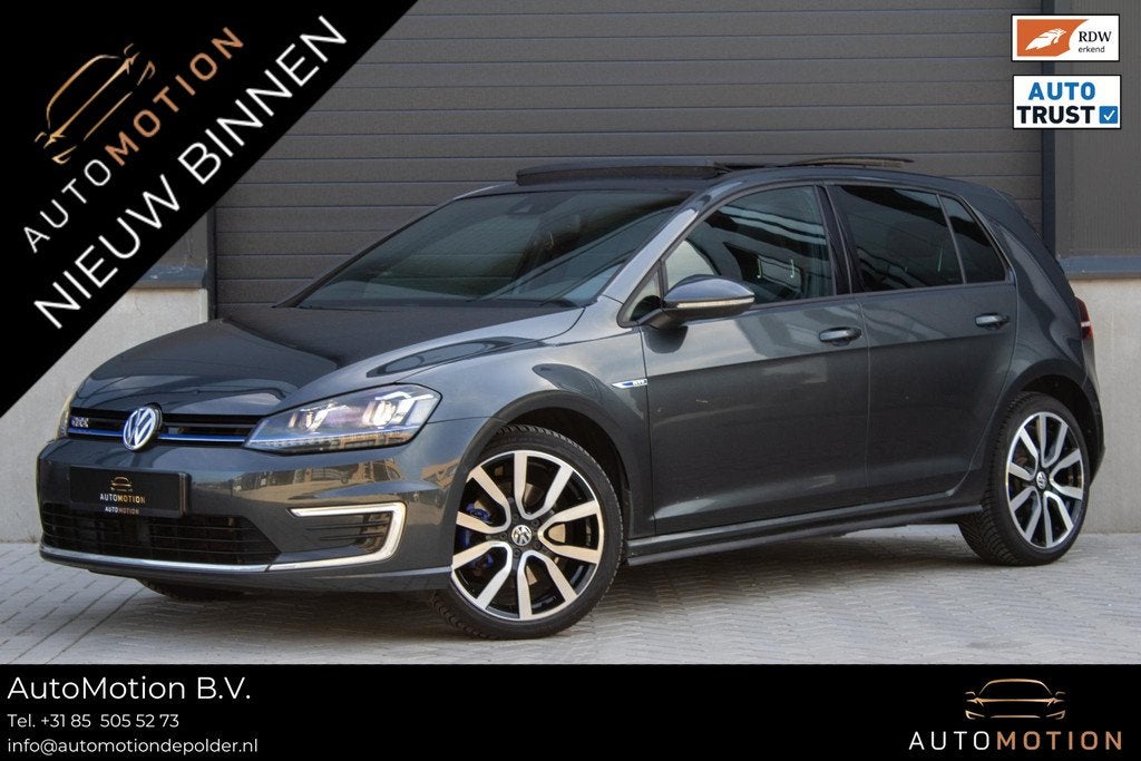 Volkswagen Golf 1.4 TSI GTE PANO CAMERA LEDER STOELVERWARMIN, Gebruikt, 4 cilinders, Met garantie (alle), 1499 kg