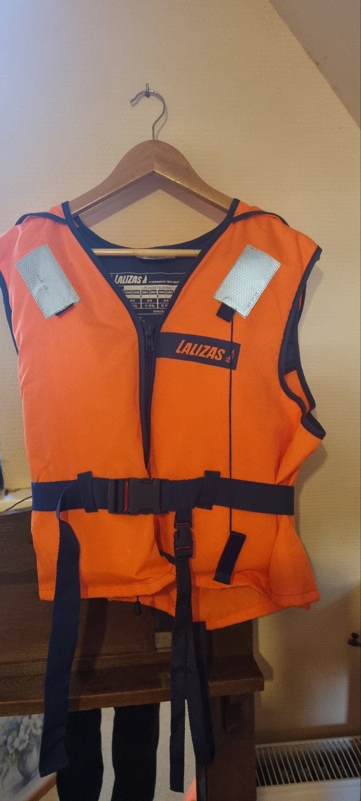 twee reddingsvesten te koop, Watersport en Boten, Ophalen, Zo goed als nieuw, Dame of Heer, Reddingsvest of Zwemvest