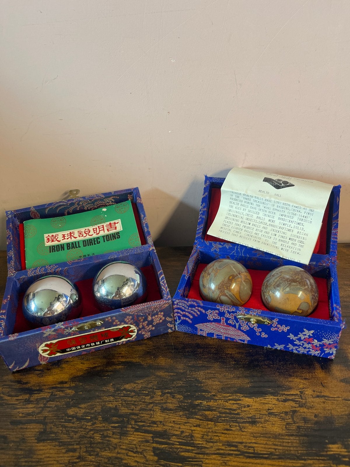 Set van 2 oude Chinese Baoding ballen in sierlijke dozen, Antiek en Kunst, Ophalen of Verzenden