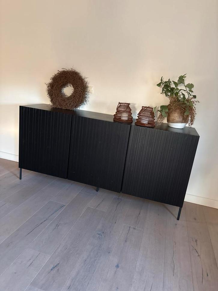 WOOOD Gravure Dressoir, Huis en Inrichting, Kasten | Dressoirs, Ophalen, Gebruikt, 150 tot 200 cm, 25 tot 50 cm