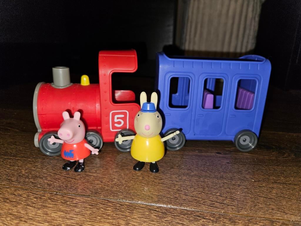 Peppa Pig Trein met Peppa en Konijn Rebecca Figuren, Ophalen of Verzenden, Gebruikt