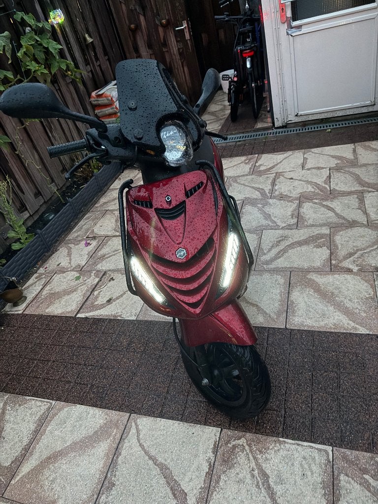 Piaggio Zip, Fietsen en Brommers, Ophalen, Maximaal 45 km/u, Zip, Zo goed als nieuw
