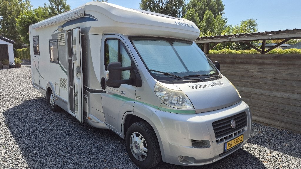 Chausson 2011 Grijs, Voorwielaandrijving, Stof, 750 kg, 4 stoelen