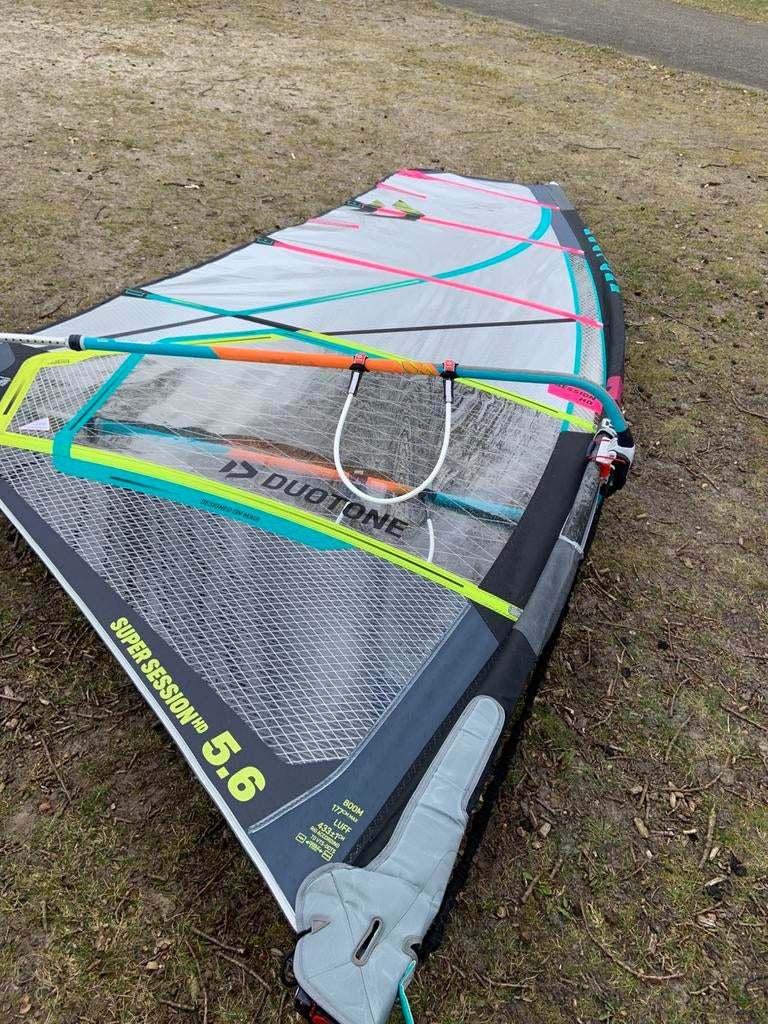 Duotone Super session 5.6 HD, Watersport en Boten, Windsurfen, Ophalen, Zo goed als nieuw, Zeil, 5 tot 7 m²