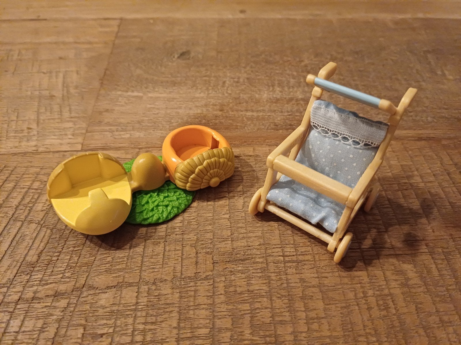 Sylvanian Family baby buggy en draaimolentje, Ophalen of Verzenden, Zo goed als nieuw