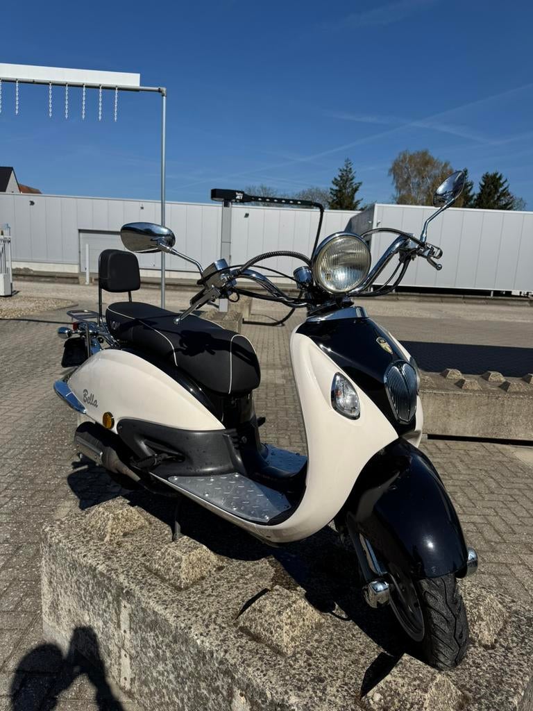 Scooter Retro Bella Milano snor plaat, Zo goed als nieuw, Benzine, Ophalen, Overige merken