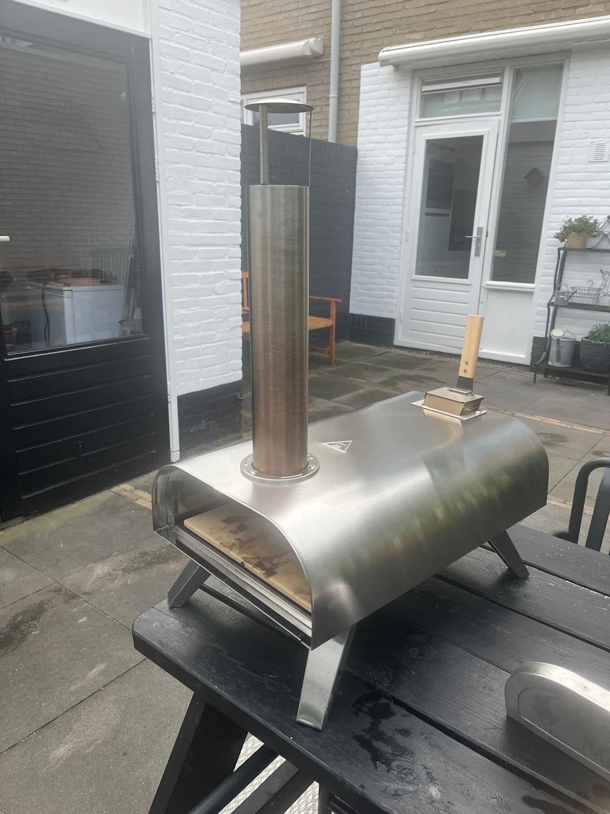 Bighorn Pizzaoven met accessoires, Ophalen, Zo goed als nieuw