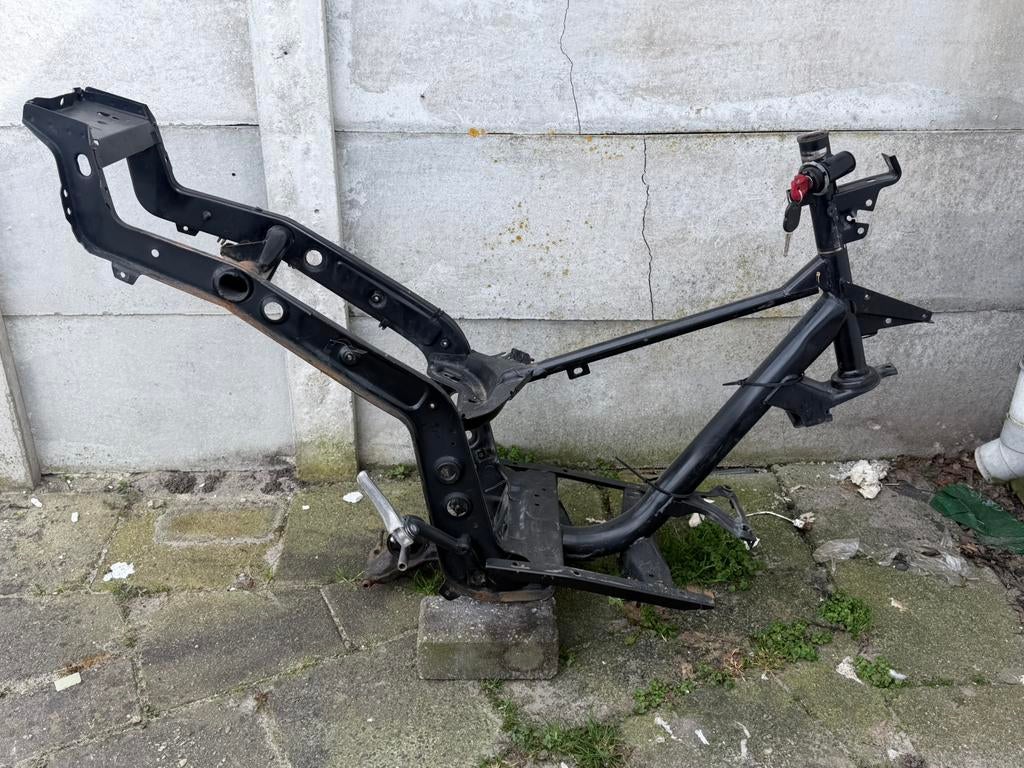 Gilera Runner 180cc 125cc Swingarm kaal frame 172cc, Fietsen en Brommers, Brommeronderdelen | Algemeen, Zo goed als nieuw, Frame