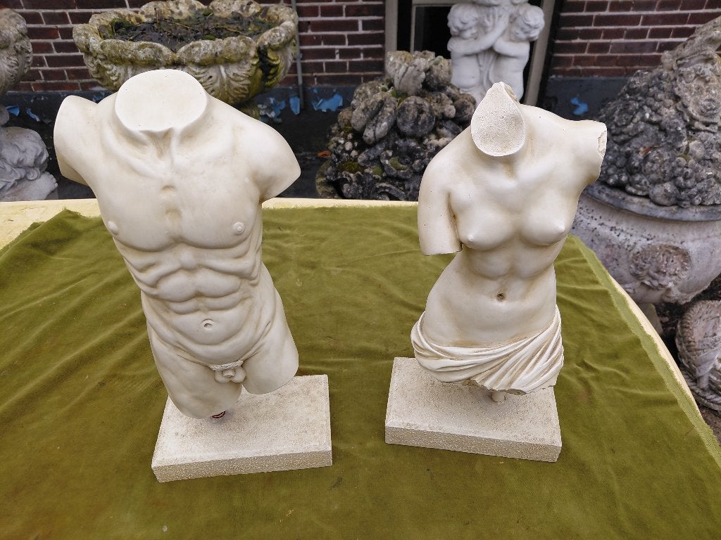 Set van 2 klassieke beelden, torso's van man en vrouw., Antiek en Kunst, Verzenden, Gips, Gepatineerd, 20 - 50 cm