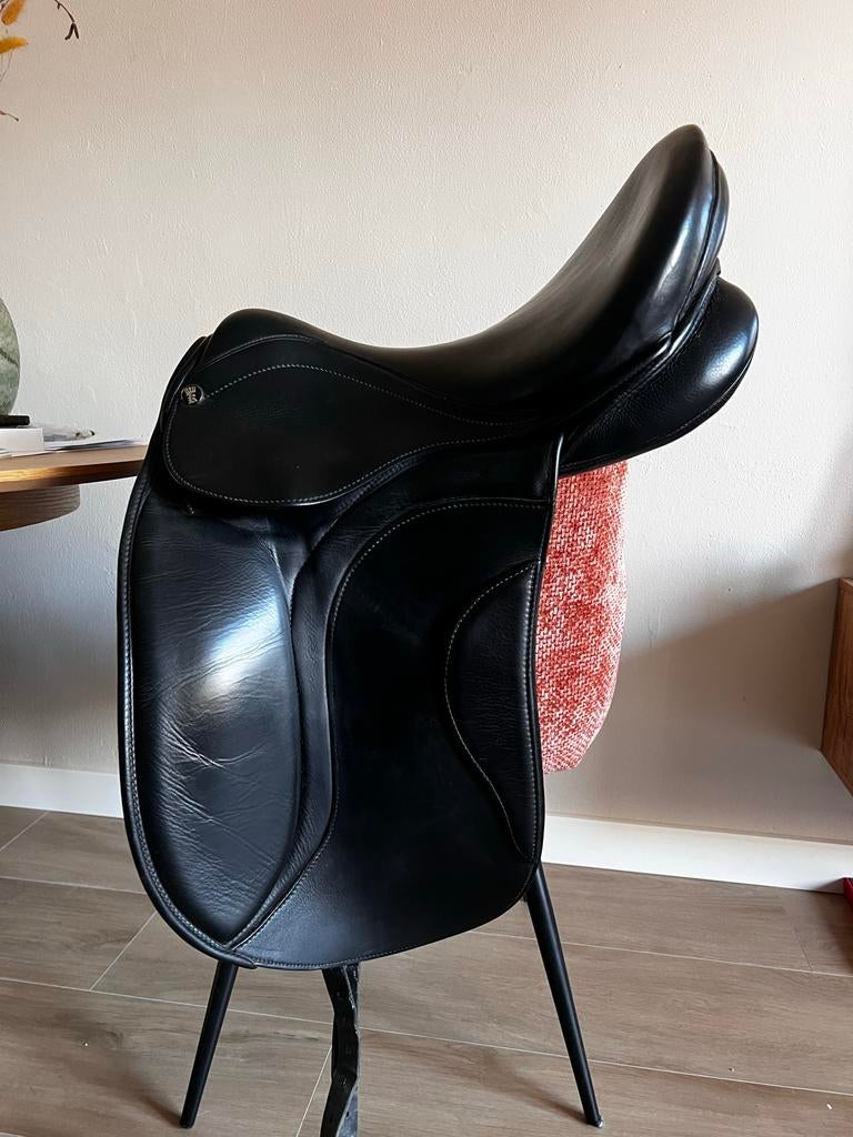 Kingsley D1 dressuurzadel 17,5 inch M boom, Dieren en Toebehoren, Ophalen of Verzenden, Dressuur