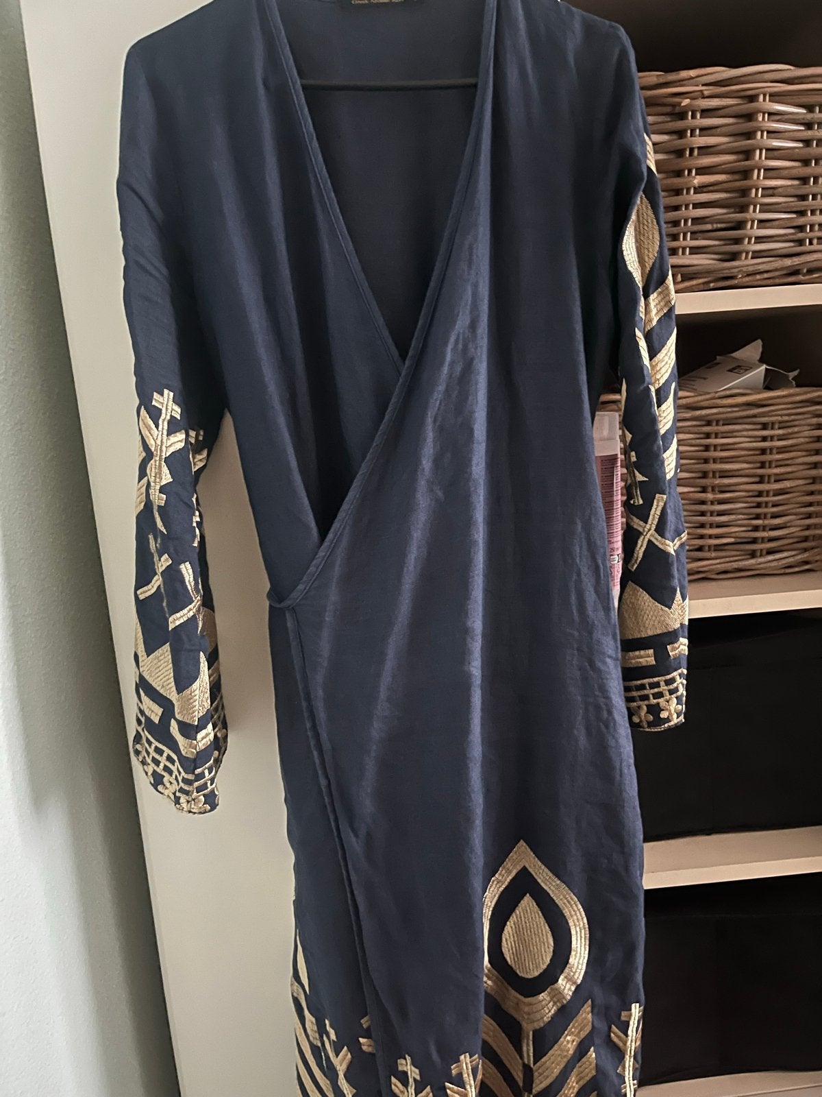 Greek Archaic Kori wikkeljurk met gouden borduursels, Kleding | Dames, Jurken, Blauw, Ophalen of Verzenden, Zo goed als nieuw