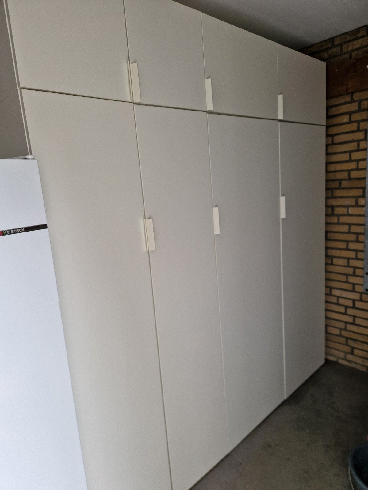 Witte IKEA PLATSA plankenkast met FONNES deuren, Ophalen, Gebruikt