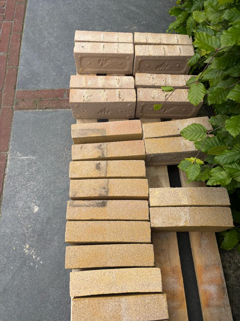 Gratis af te halen,  gele genuanceerde bakstenen, Doe-het-zelf en Verbouw, Metselstenen, Gebruikt, Bakstenen, Ophalen