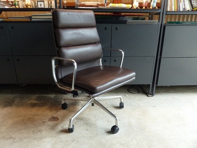 Herman Miller Eames EA 219 Soft Pad Bruin Leer Chroom EA219, Ophalen of Verzenden, Zo goed als nieuw, Bruin, Bureaustoel