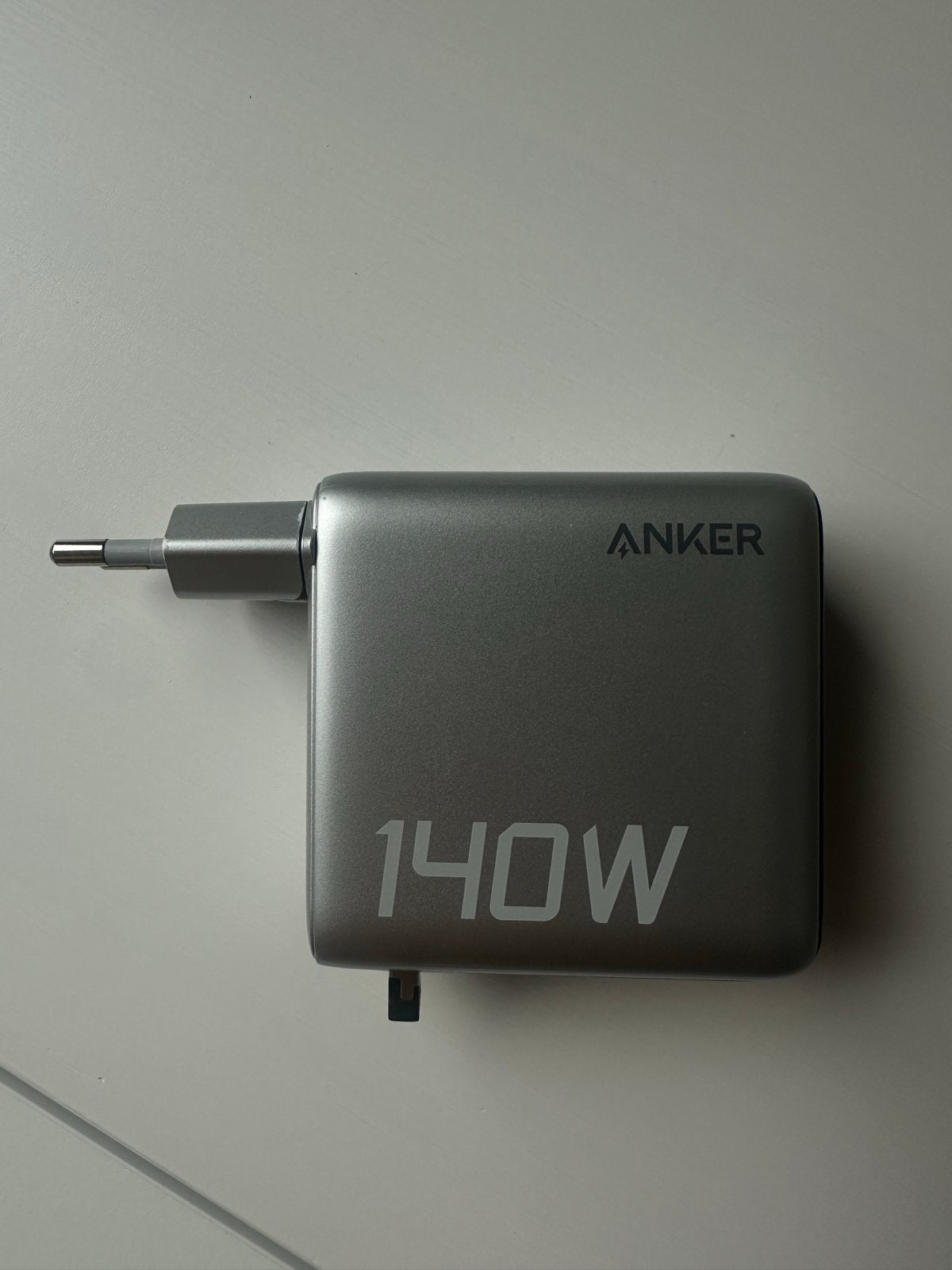 Anker 140W Snelle Oplader – USB-C met Display, Ophalen of Verzenden, Zo goed als nieuw