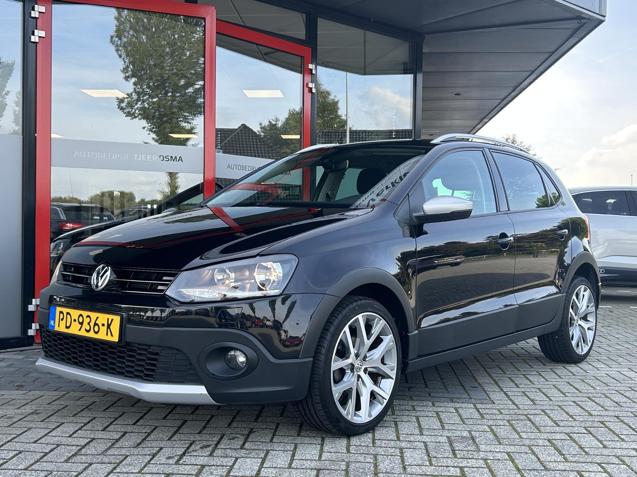 Volkswagen Polo 1.2 TSI Highline | Polo Cross | 34.000KM! |, Auto's, 12 maanden, Stof, Zwart, Bedrijf