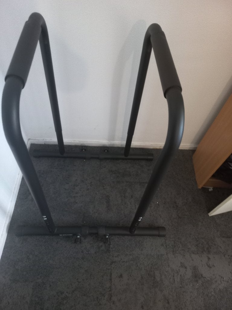 Verstelbare Dip Bars / Dip Station voor fitness training, Ophalen, Kunststof, Krachtstation, Zo goed als nieuw