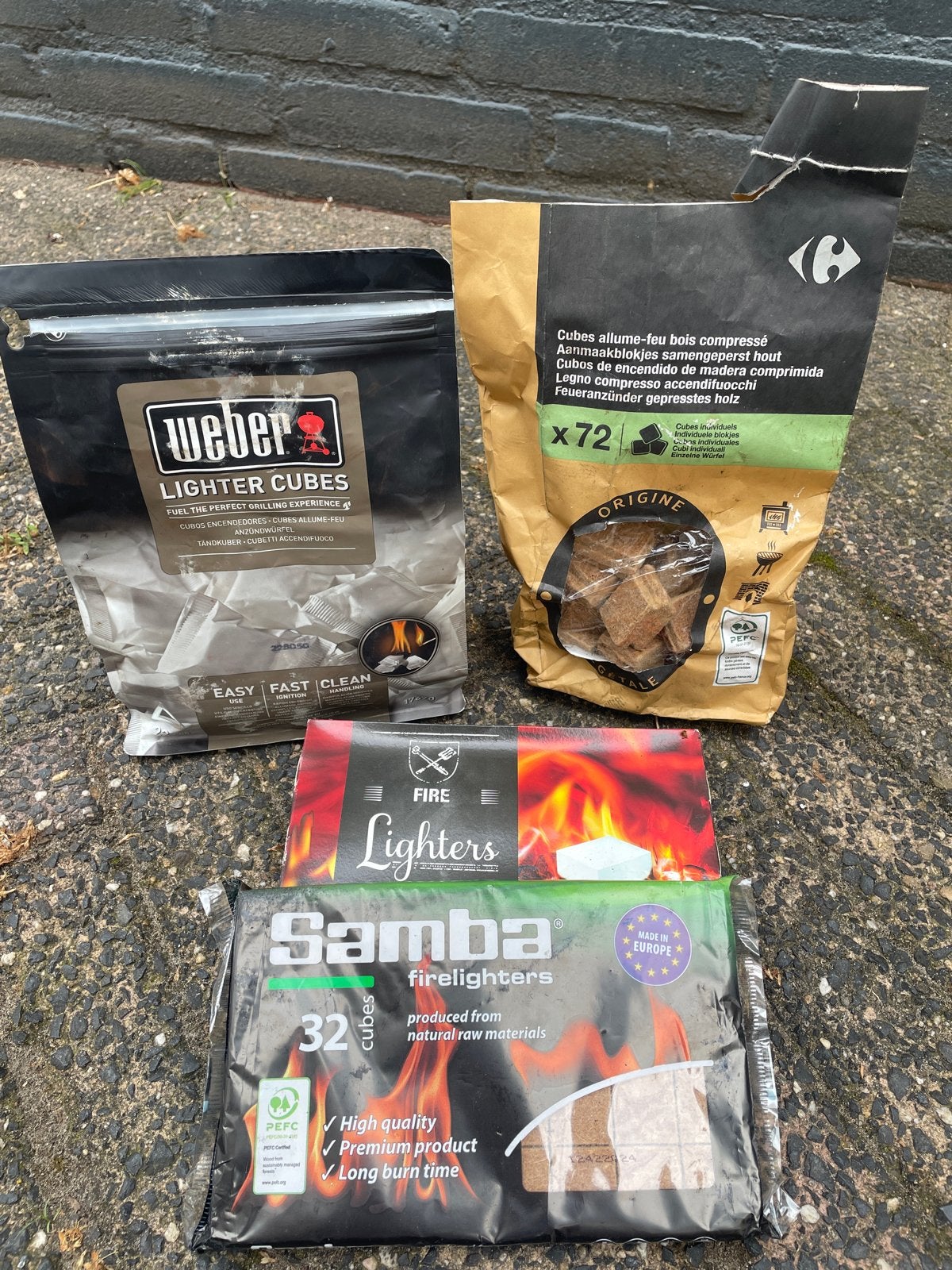 Diverse aanmaakblokjes voor BBQ en open haard, Ophalen, Zo goed als nieuw