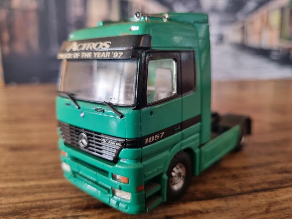 Tekno Mercedes-Benz Actros 1857 'Truck of the Year '97', Hobby en Vrije tijd, Modelauto's | 1:50, Ophalen of Verzenden, Gebruikt