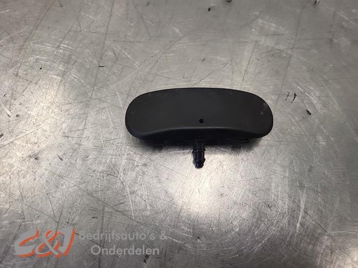 Ruitensproeier voor van een Volkswagen Caddy, Gebruikt, -, Volkswagen, -