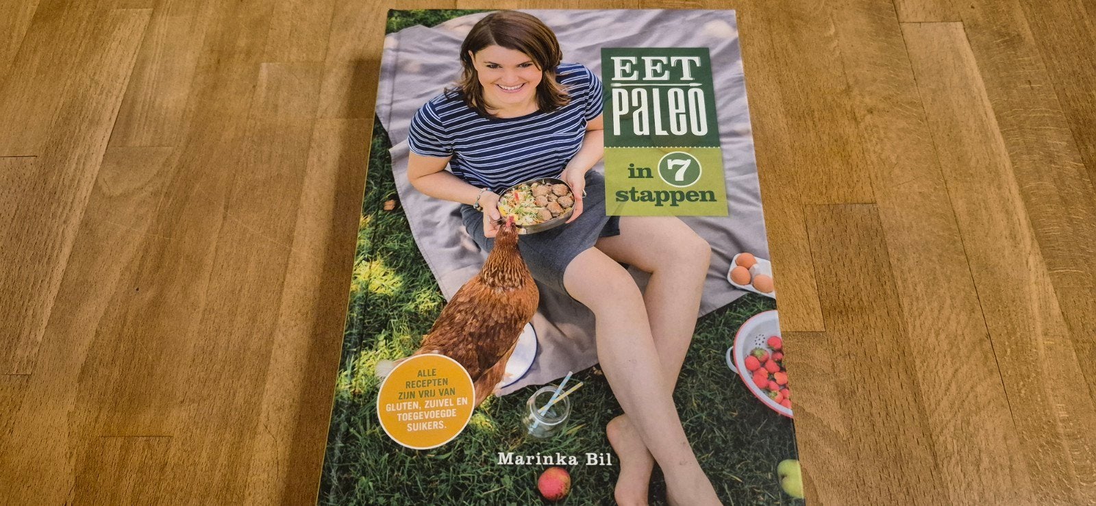 Eet Paleo in 7 stappen - Marinka Bil kookboek, Ophalen of Verzenden, Zo goed als nieuw, Marinka Bil, Gezond koken