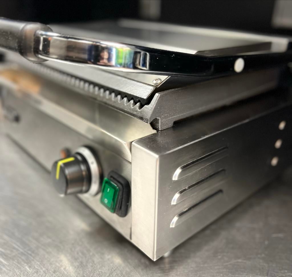Hendi Contactgrill - Professionele Grill voor Horeca, Ophalen, Gebruikt, Fornuis, Frituur en Grillen