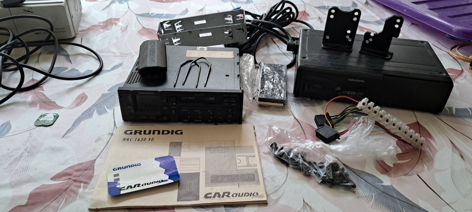 Grundig WKC 1630 VD Autoradio met CD-wisselaar, Ophalen of Verzenden, Gebruikt