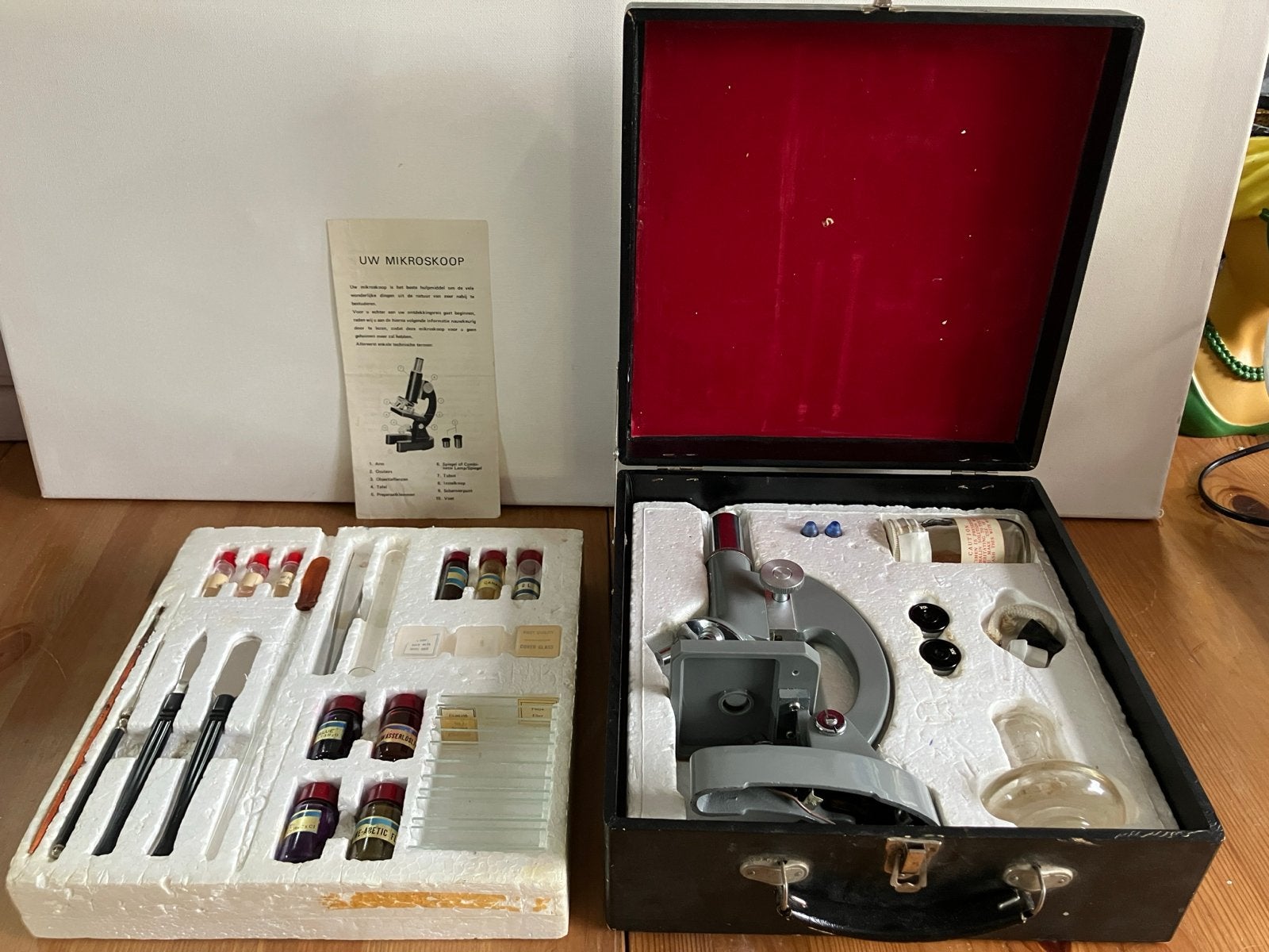 Vintage Microscoop Set met Accessoires - Ongetest, Ophalen of Verzenden, Niet werkend, Biologische microscoop
