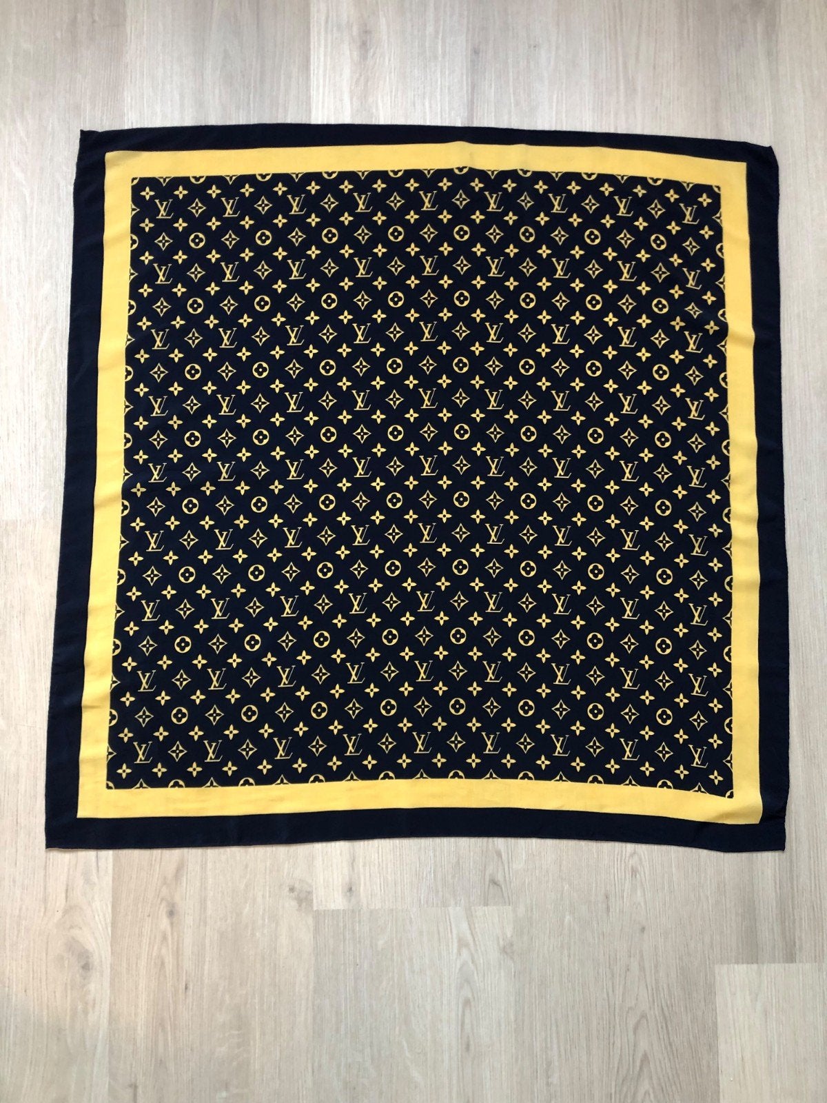 Louis Vuitton sjaal, Verzenden, Maat 46/48 (XL) of groter, Louis Vuitton, Zo goed als nieuw