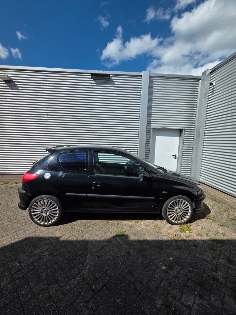 Peugeot 206 2.0 GTI incl. geldige APK tot 2027, 1025 kg, 136 pk, 40 €/maand, Zwart