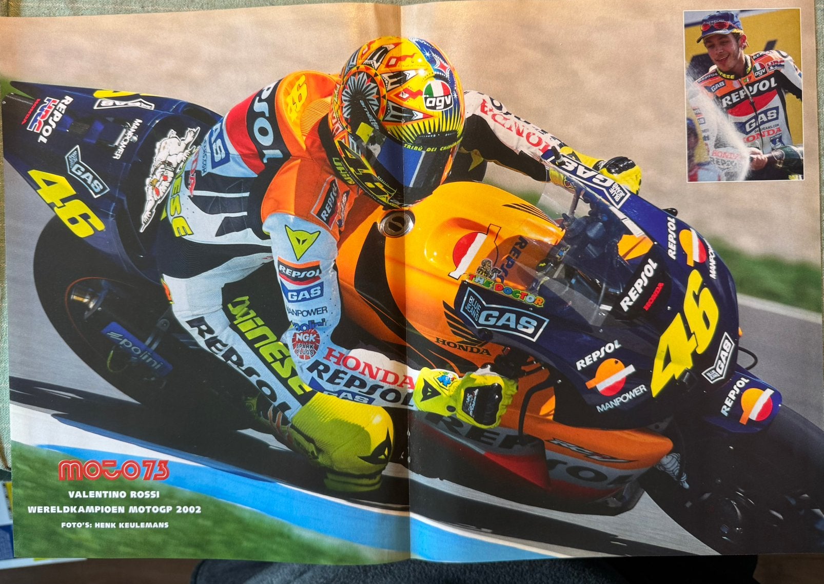 Poster 2002 Valentino Rossi op Honda RC211V, Verzamelen, Verzenden, Zo goed als nieuw, Motoren