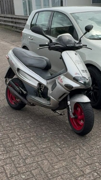Gilera runner 70cc brom kenteken 15000 deze week, Ophalen of Verzenden, Zo goed als nieuw, Blok