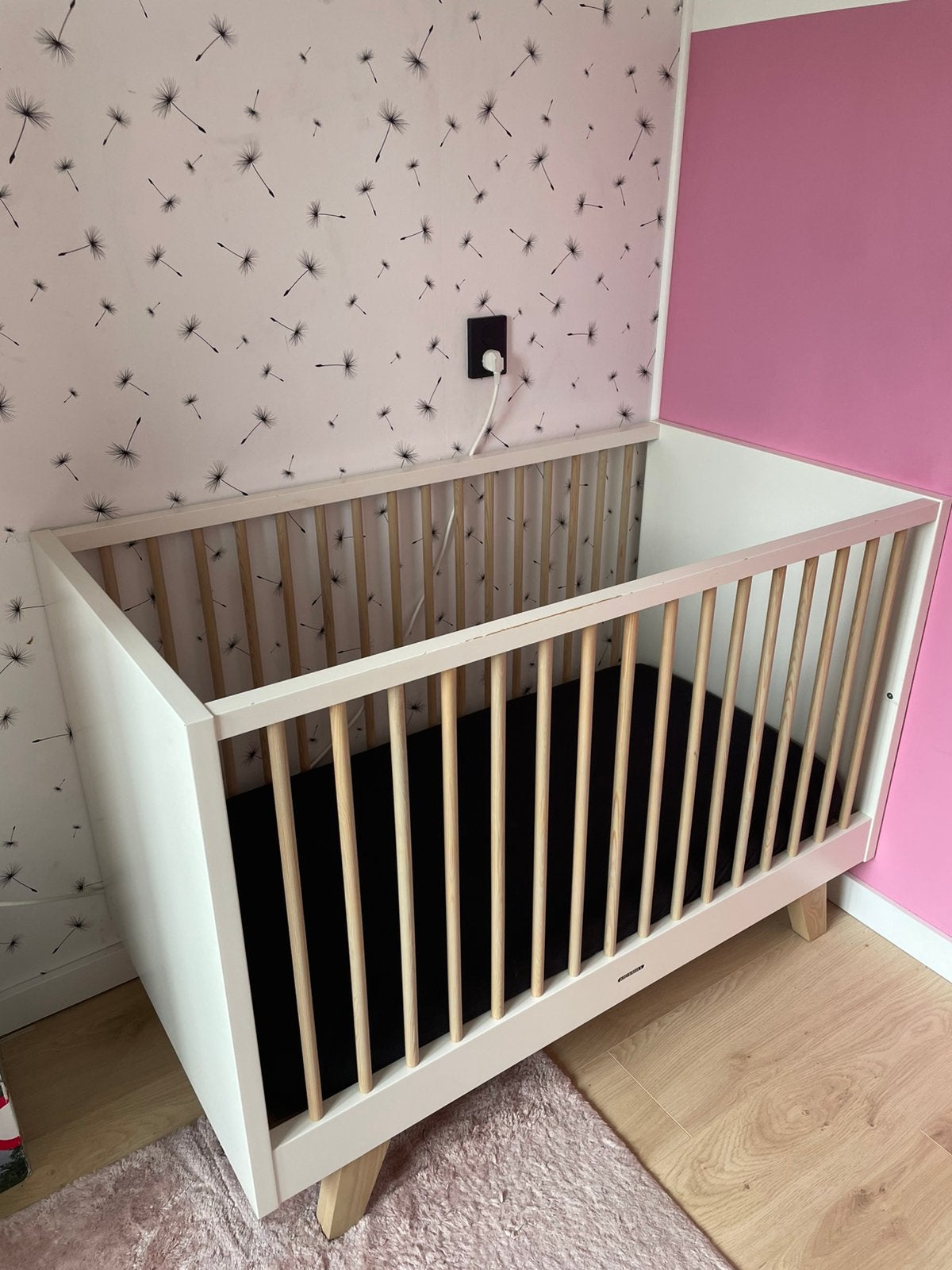 Kidsmill ‘Lars’ babykamer (bed, kast en commode), Ophalen, Zo goed als nieuw, Jongetje of Meisje