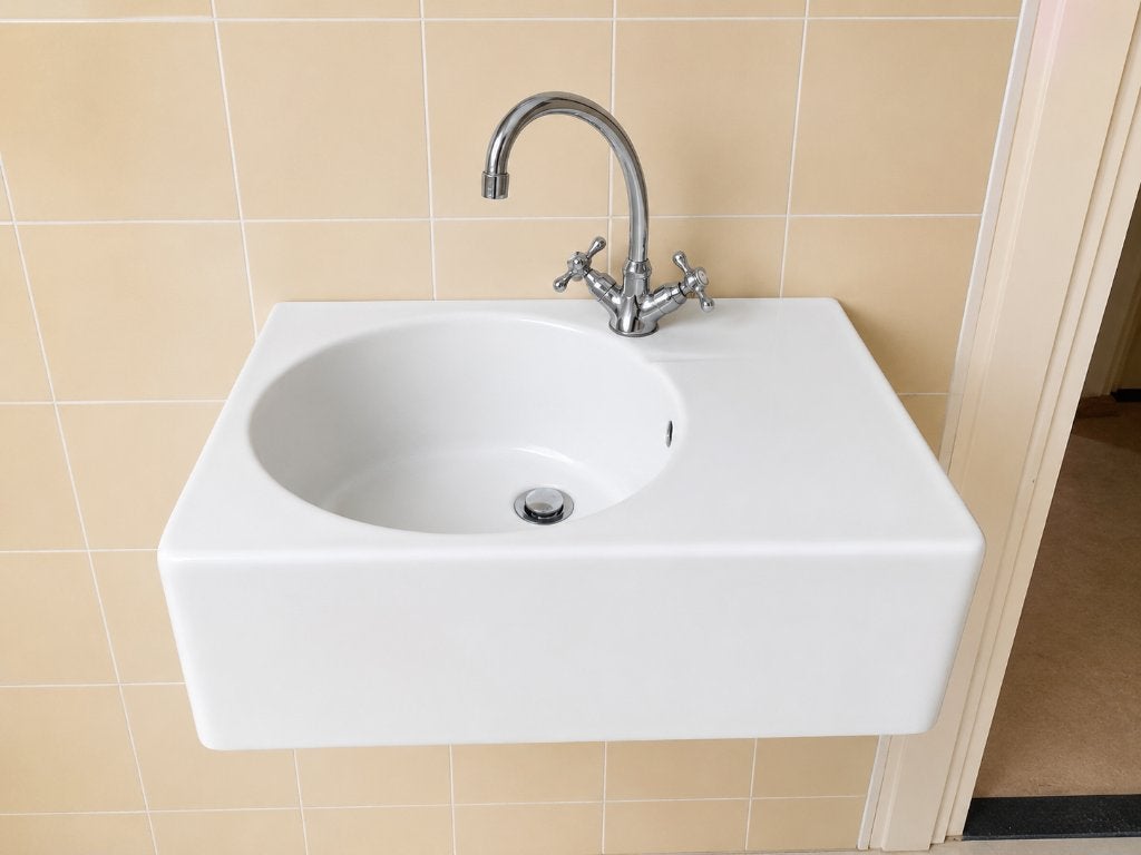 Sphinx wastafel met klassieke chromen kraan, Ophalen, Gebruikt, Chroom, Wastafel