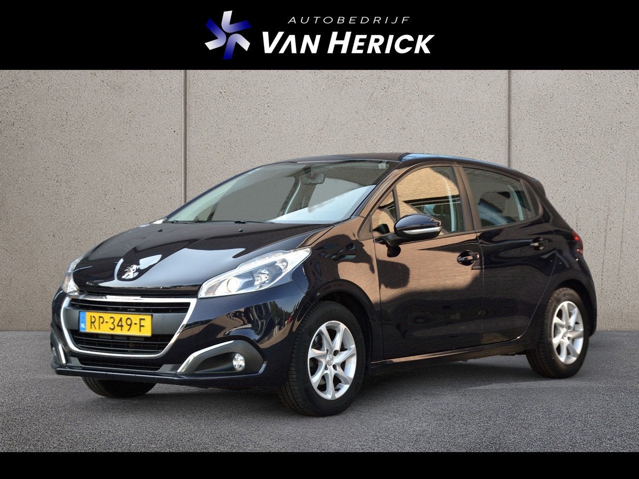 Peugeot 208 1.2 PureTech Blue Lion 82pk | Navi | LM velgen |, Voorwielaandrijving, Stof, Gebruikt, 1199 cc