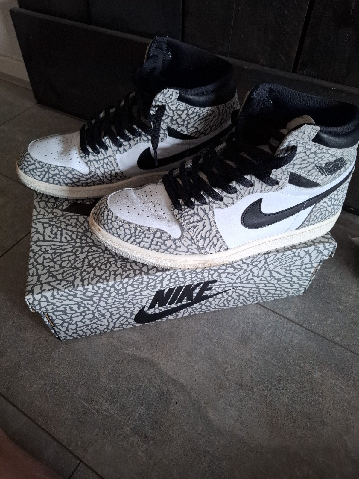 Jordan 1 Retro Elephant Maat 45 - Kort Gedragen, Overige kleuren, Ophalen of Verzenden, Jordan, Sneakers of Gympen