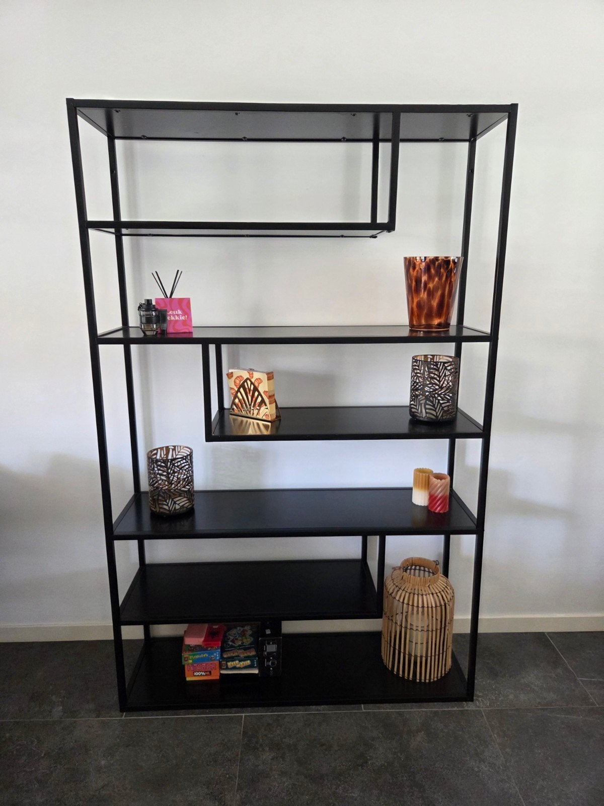 Zwart metalen open kast, Ophalen, Met plank(en), 100 tot 150 cm, Modern, Industrieel