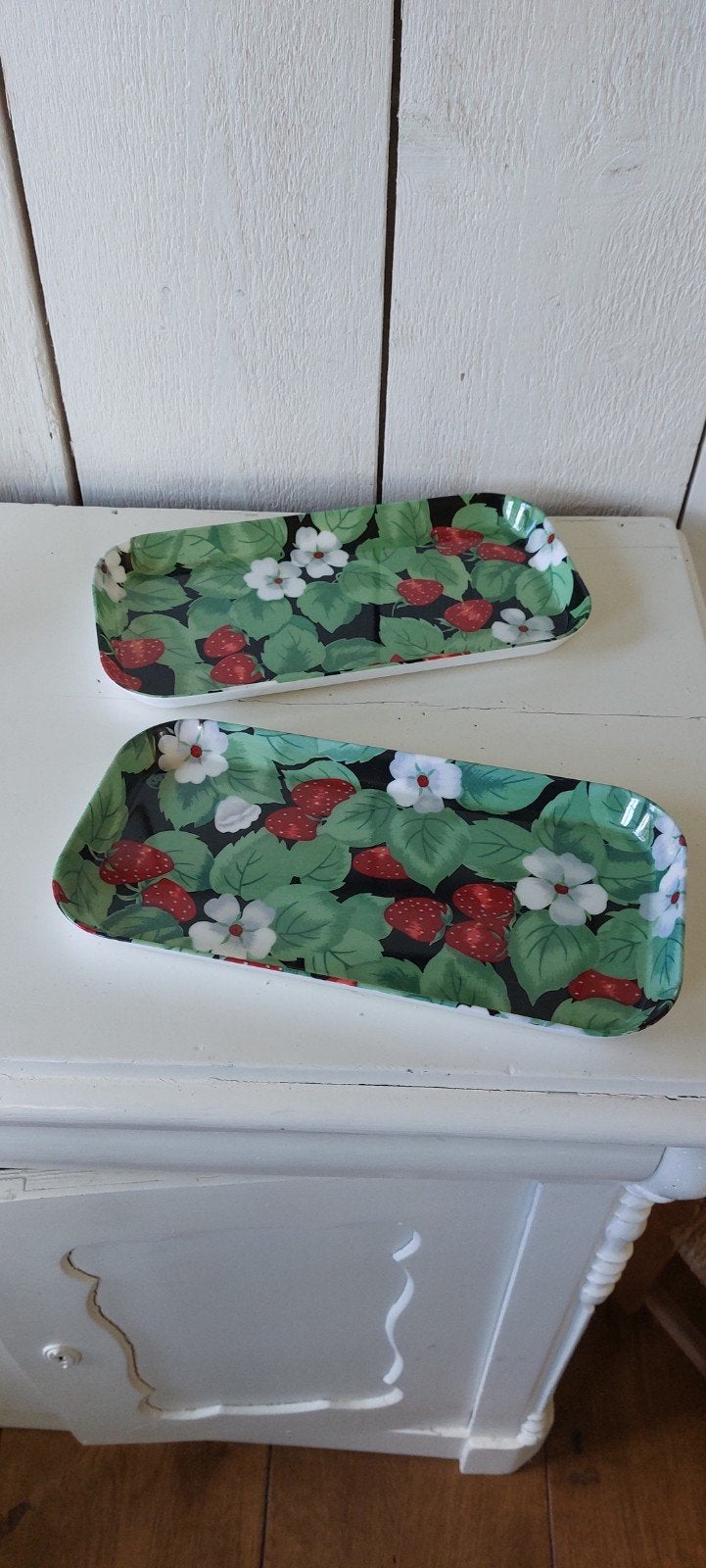 2 kleine dienbladjes handig en leuk voor camping caravan, Ophalen of Verzenden, Zo goed als nieuw