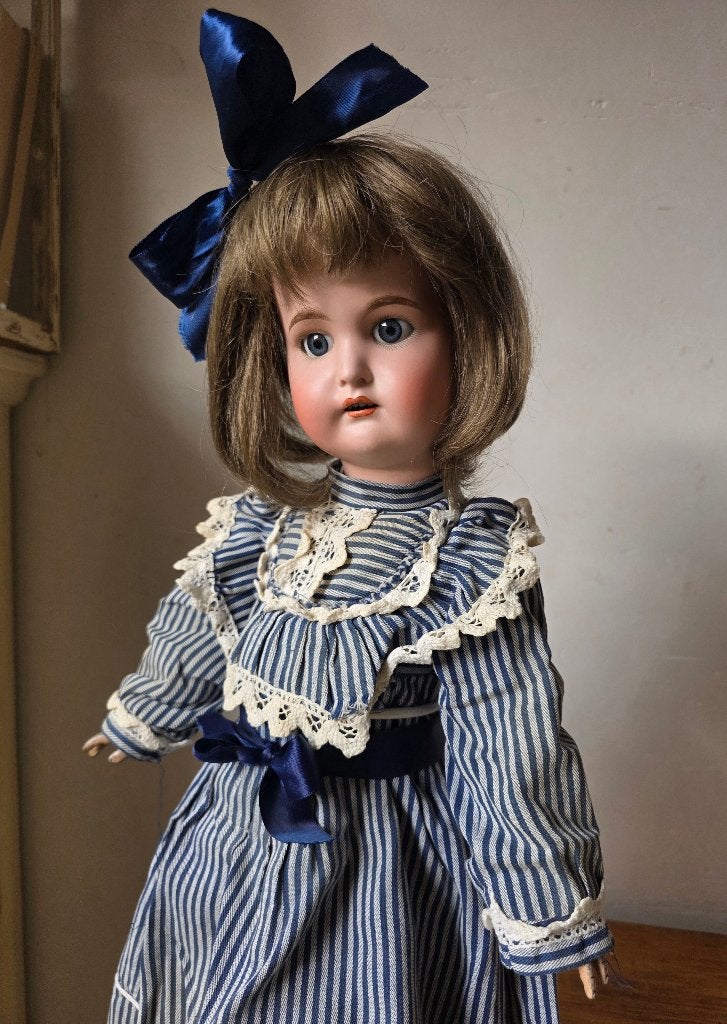 Antieke pop, mooi meisje mal nr 182 met schade, Ophalen of Verzenden, Gebruikt, Pop