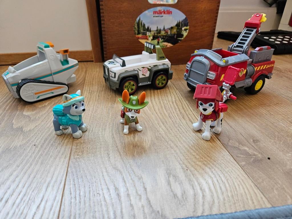 3 Paw Patrol figuurtjes in bijpassende wagen, Kinderen en Baby's, Ophalen of Verzenden, Zo goed als nieuw, Compleet