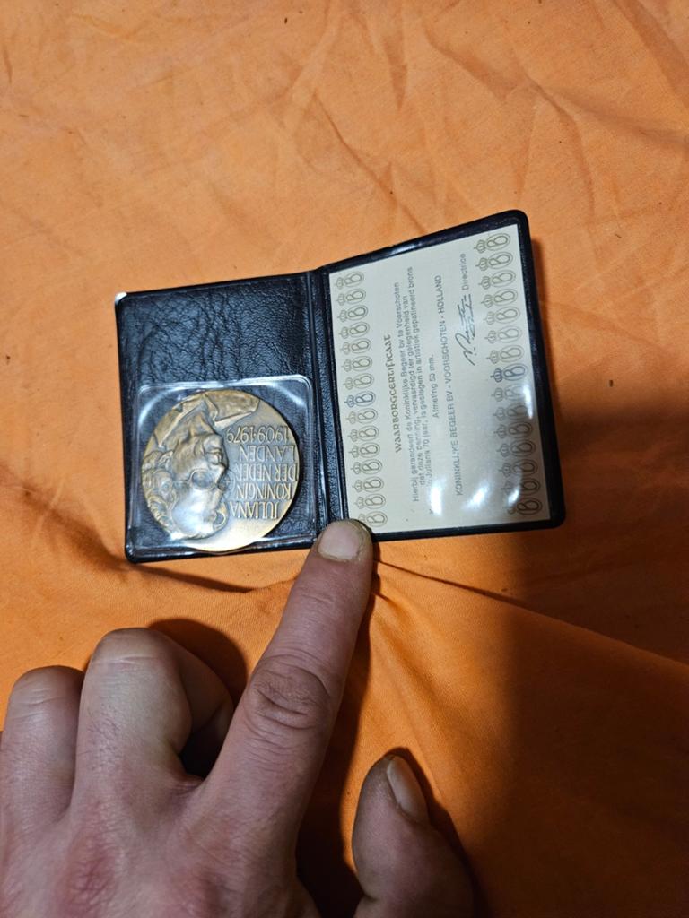 Bloemendefilé Juliana Penning 1979 met Certificaat, Postzegels en Munten, Penningen en Medailles, Ophalen of Verzenden