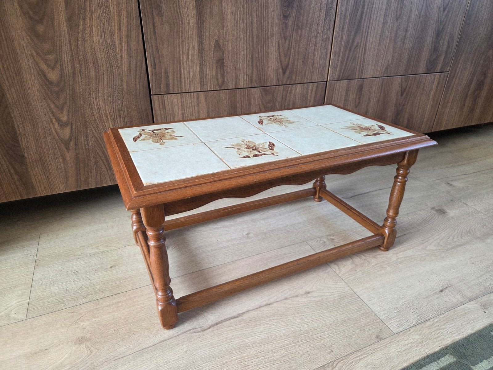 Vintage Bijzettafel met Tegeltjes - 67x37x33,5 cm, Ophalen, Minder dan 45 cm, Gebruikt, Vintage