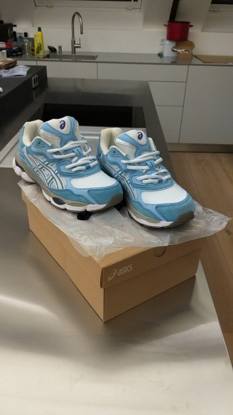 Asics gel-Nyc sneakers lichtblauw/wit  Maat 44, Verzenden, Wit, Nieuw, Asics