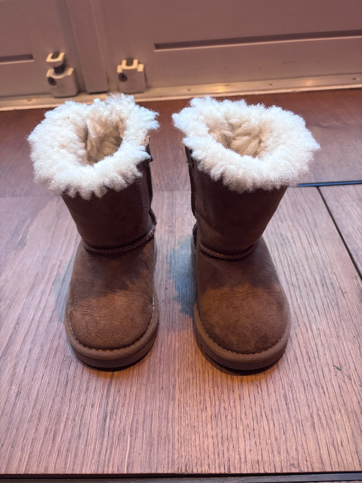 Bruine UGG laarzen maat 22.5, Ophalen of Verzenden, Zo goed als nieuw, Jongen of Meisje, Laarzen
