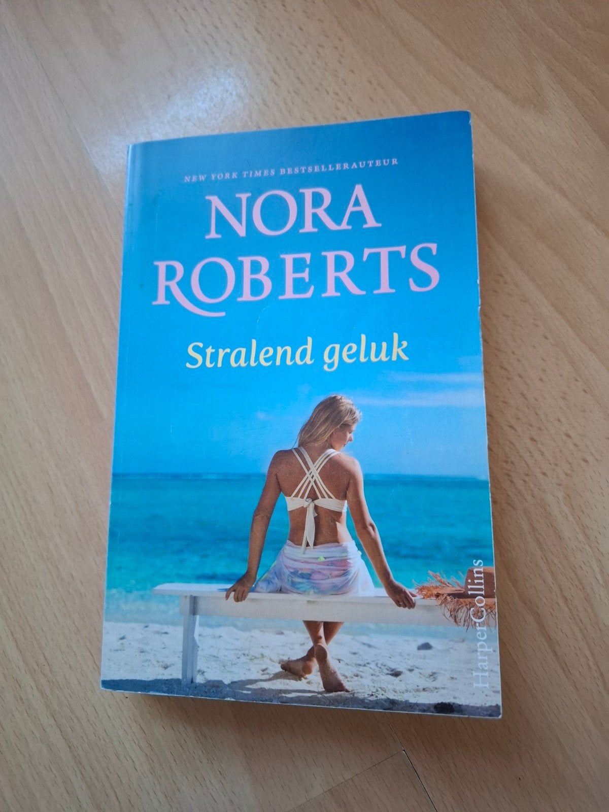 Nora Roberts Stralende geluk, Ophalen of Verzenden, Zo goed als nieuw