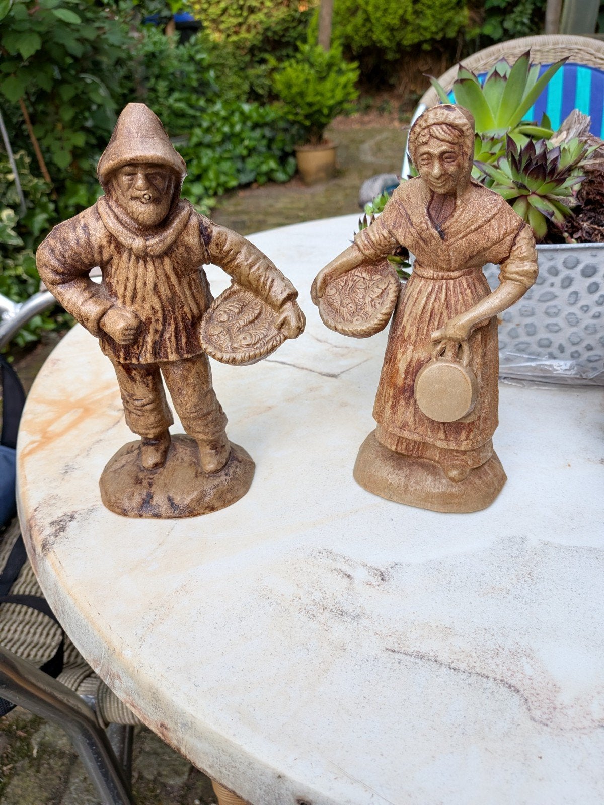 Boerin en visser beeldjes, Verzenden